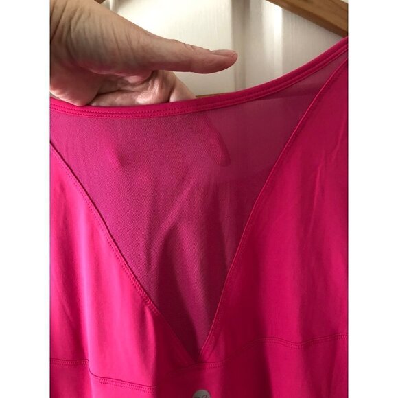 Woman's Plus Size Livi Active Wear Hot Pink Short Sleeve Mesh Top 22/24 - Picture 9 of 9